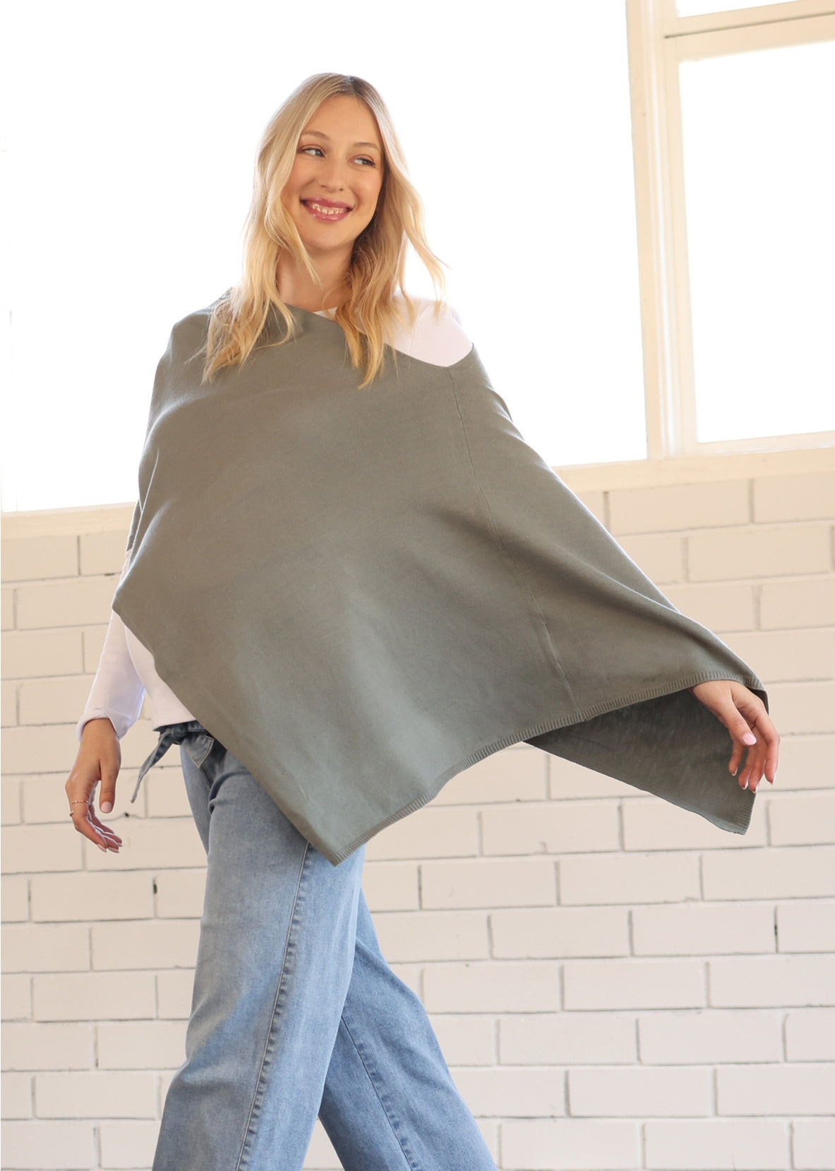 Moozie Mama Luxury Poncho/Scarf Maternity & Nursing Cover