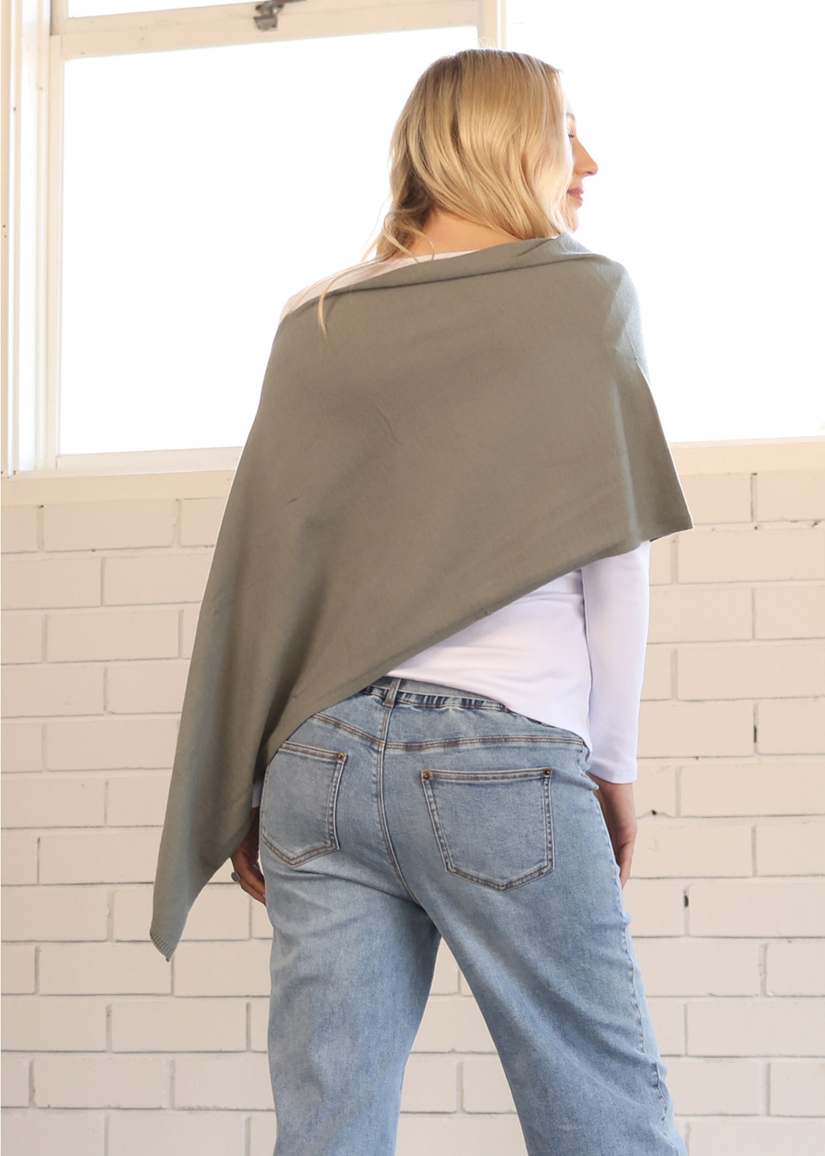 Moozie Mama Luxury Poncho/Scarf Maternity & Nursing Cover