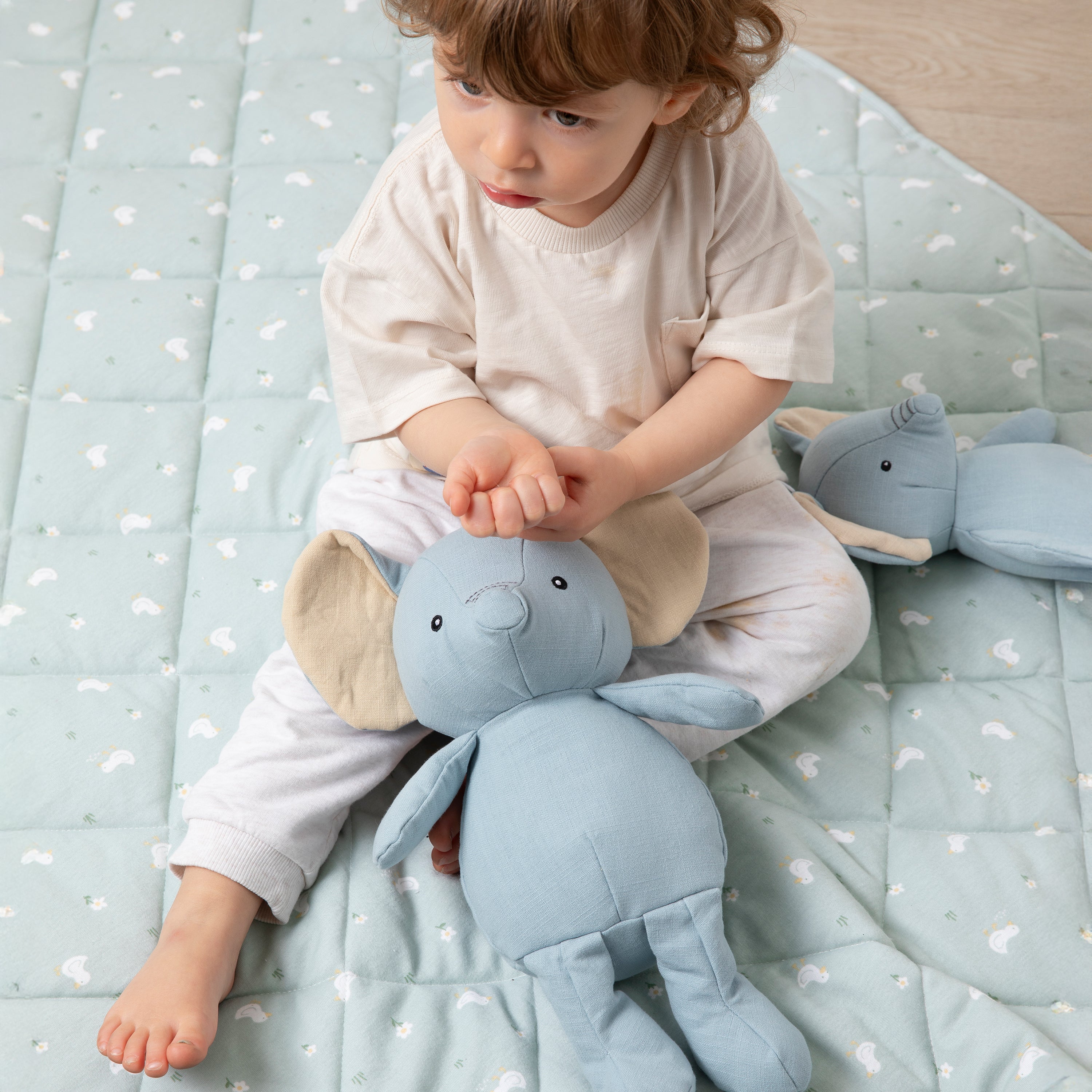 Linen Animal - Eddie the Elephant
