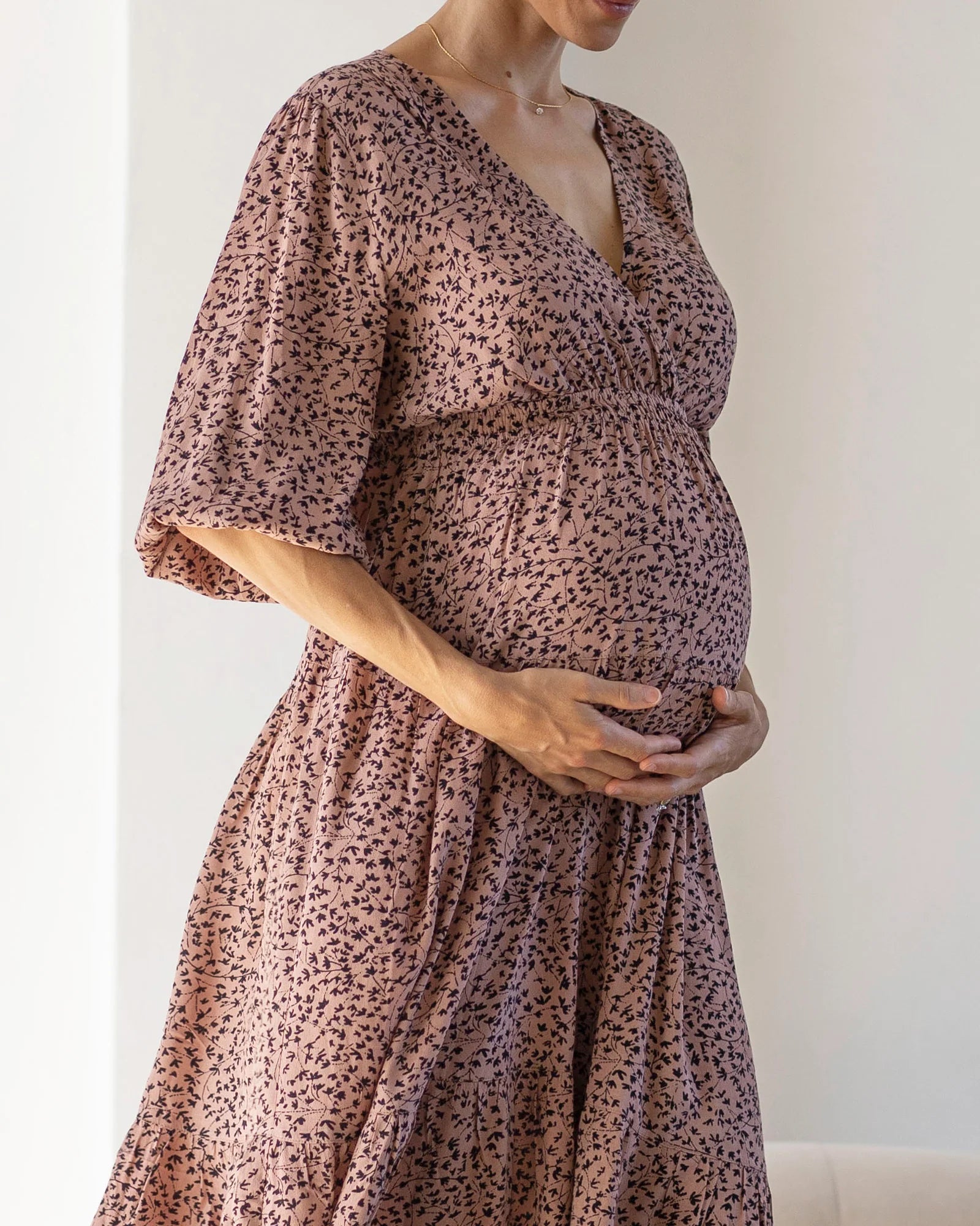 Dana Maternity Maxi Dress – Black Leaf Print
