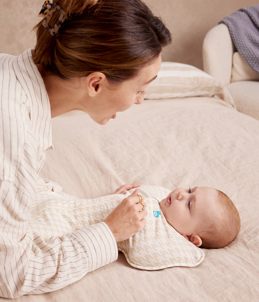 Love To Dream Swaddle Up™ 1.0 TOG Stretch Cotton Houndstooth