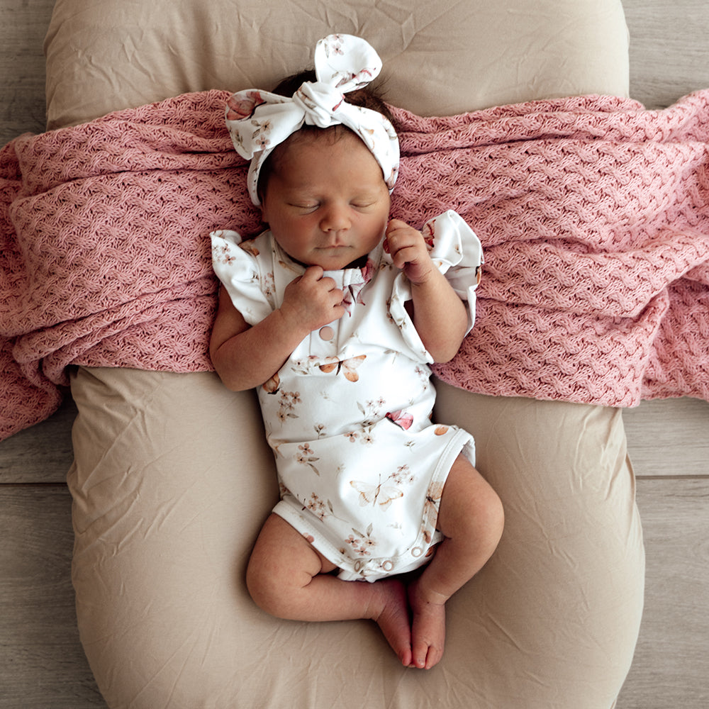 Snuggle Hunny Short Sleeve Organic Bodysuit Preemie