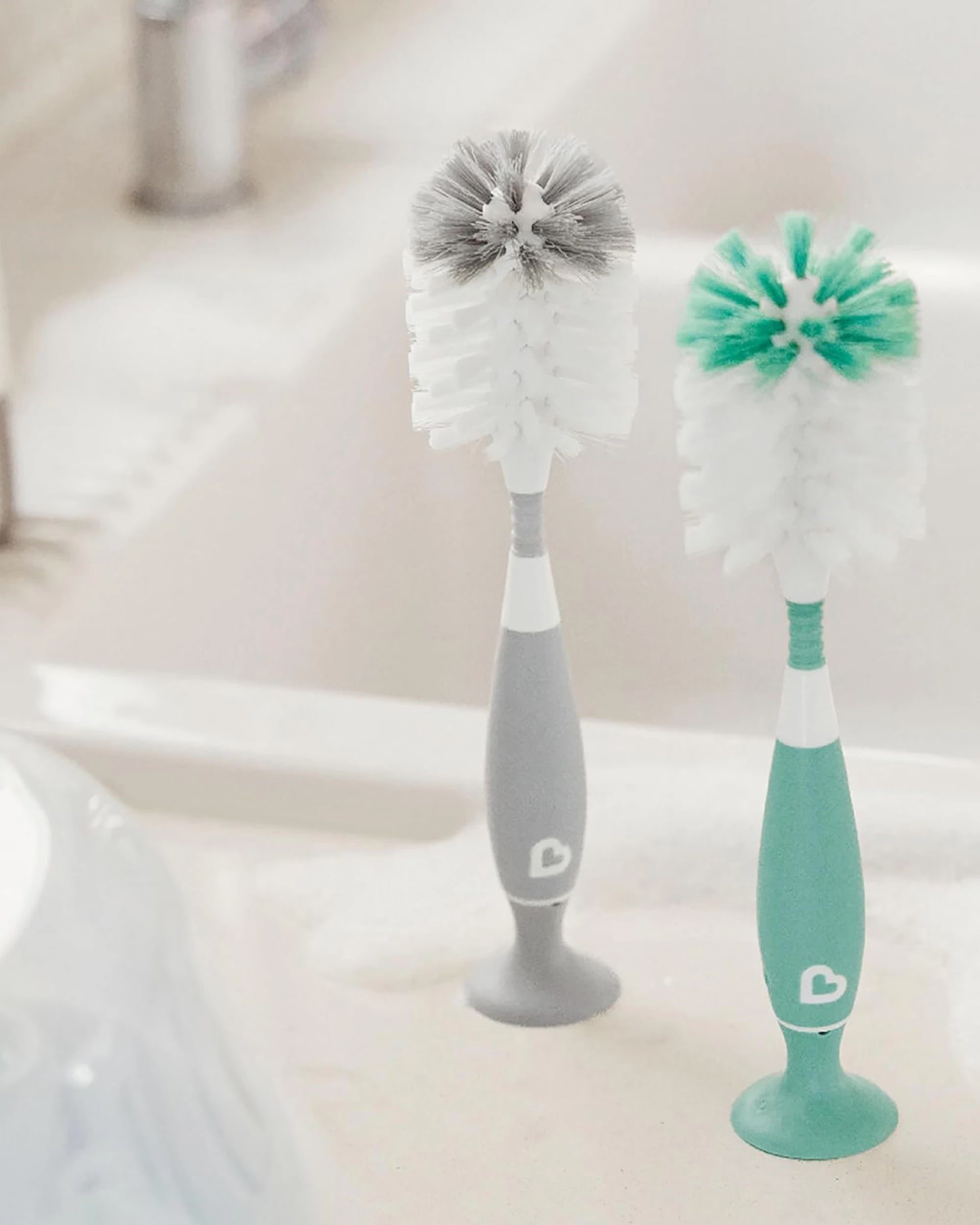 Munchkin Bristle Bottle Brush