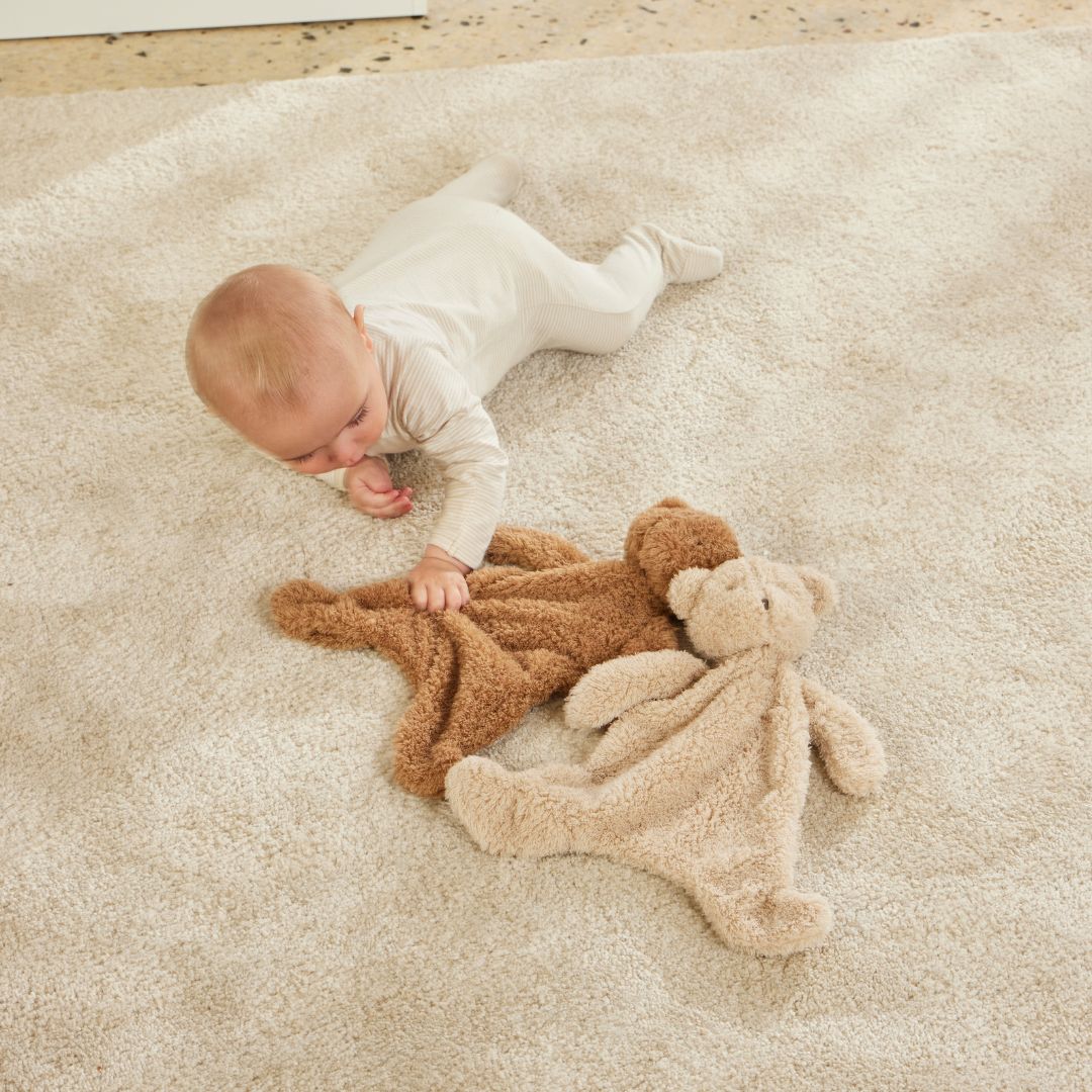 Jiggle & Giggle Cuddly Bear Comforter