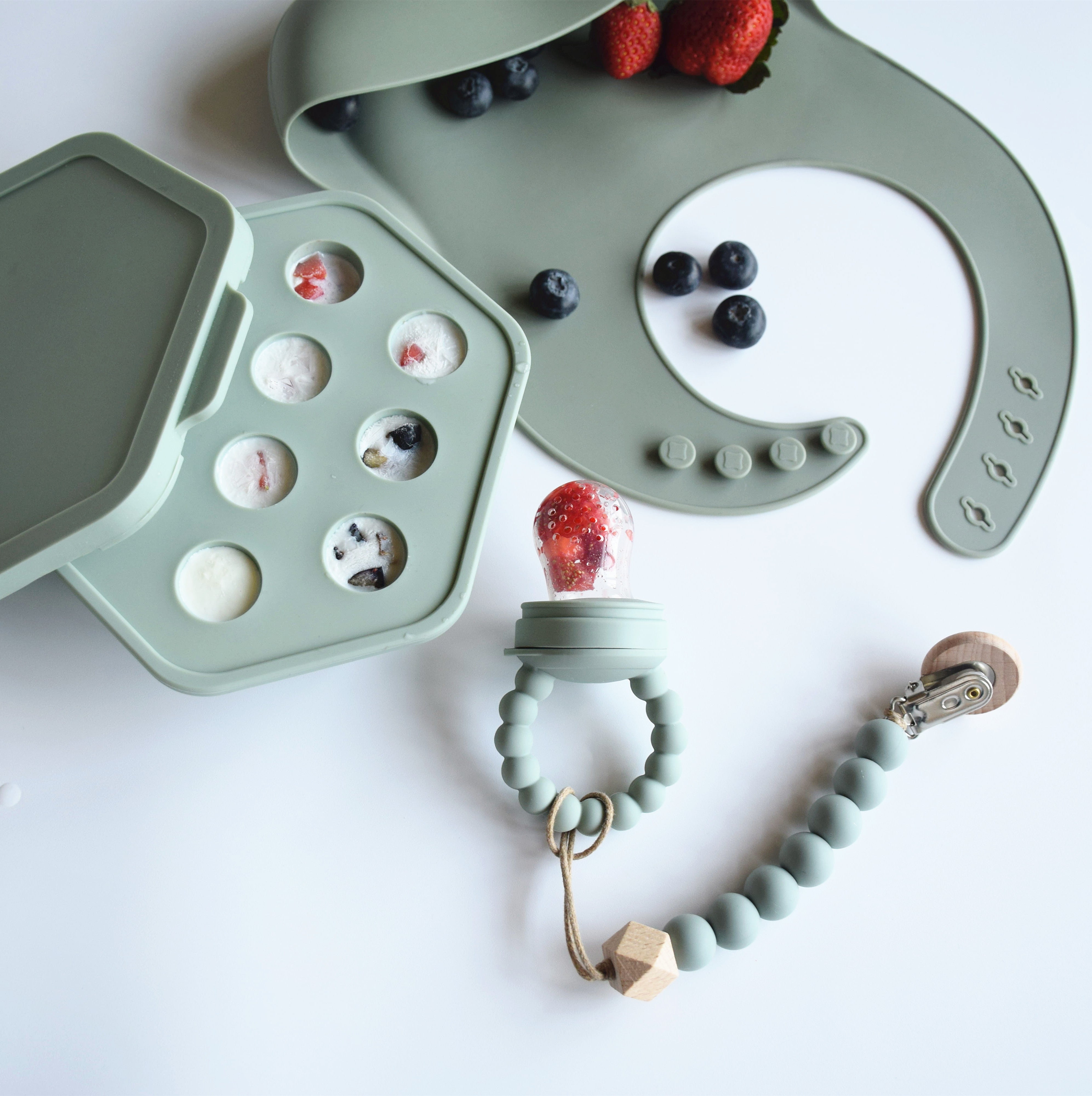 Silicone Breast Milk Freezer Tray + Matching Feeder