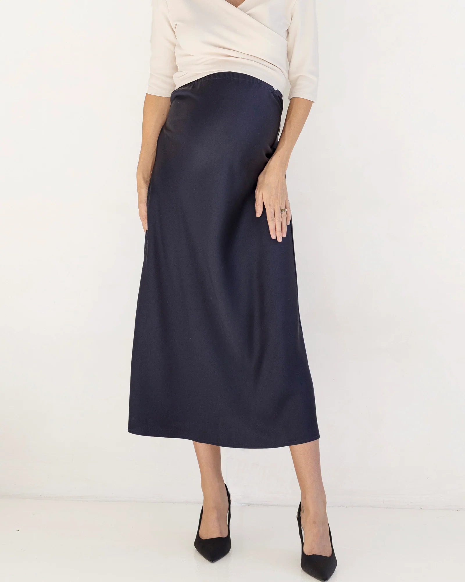 Sheena Maternity Satin-Finish Midi Work Skirt – Navy