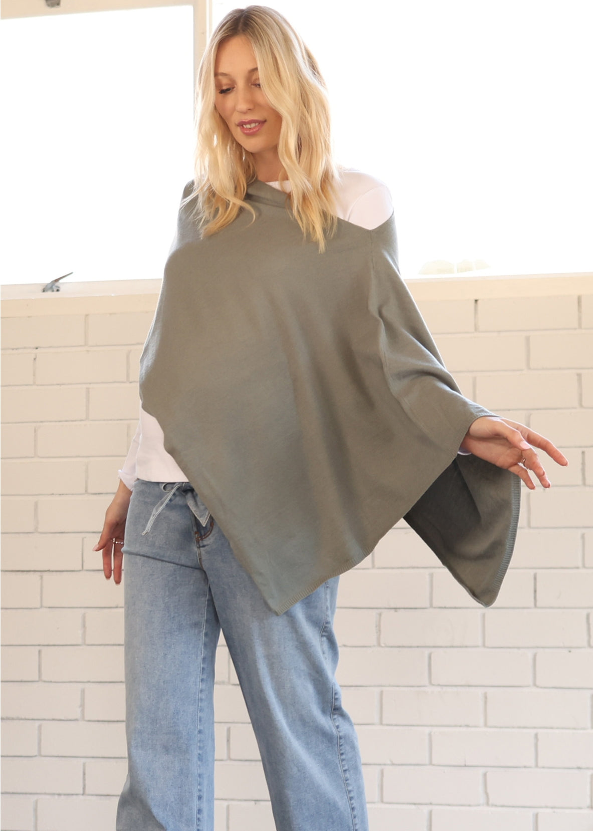 Moozie Mama Luxury Poncho/Scarf Maternity & Nursing Cover