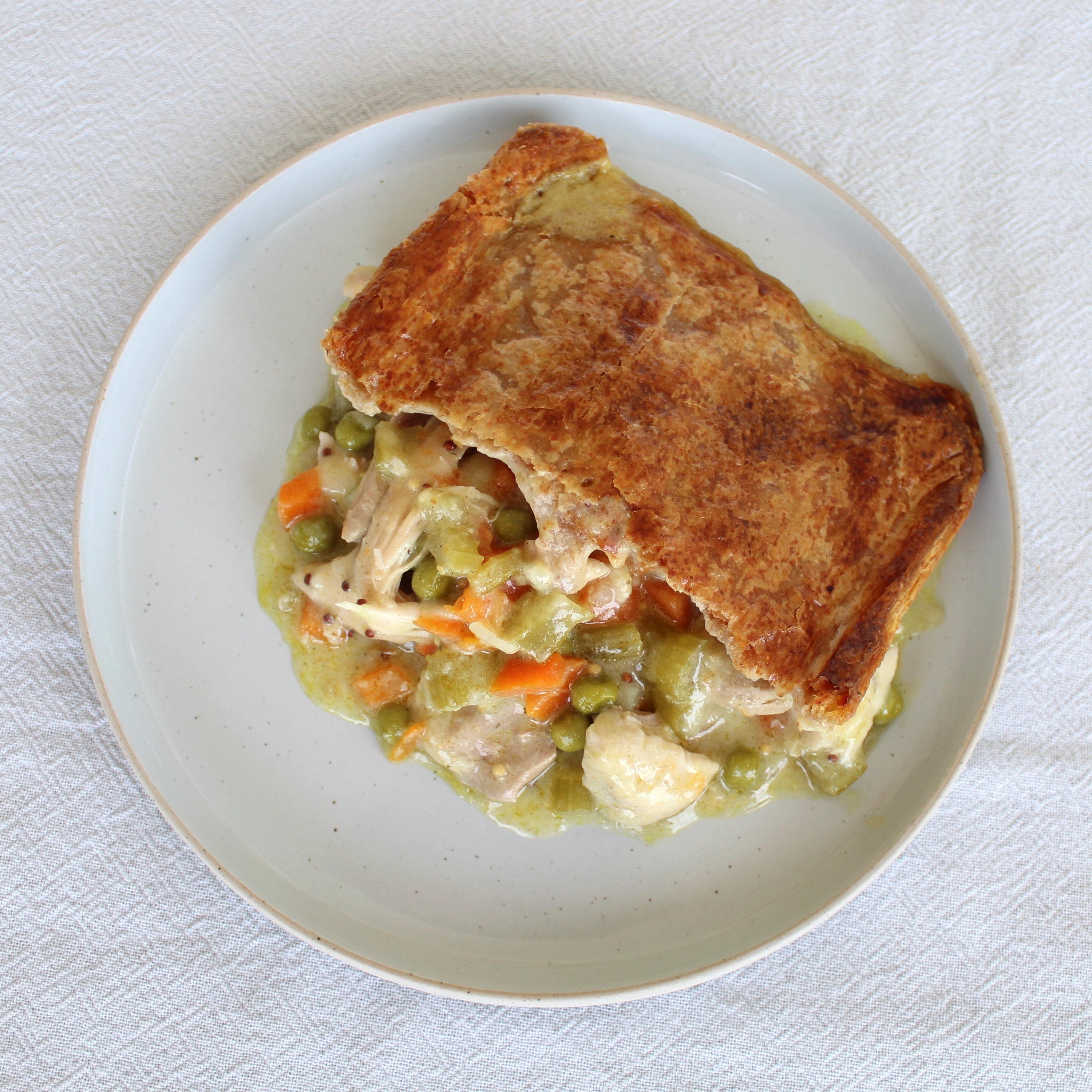 Free Range Chicken and Veggie Pie | 1.1kg | 3-4 serves