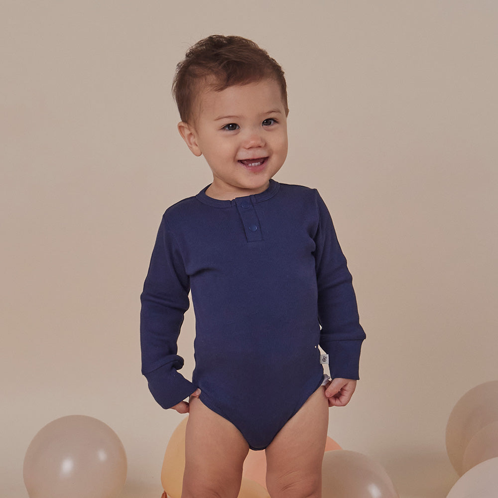 Snuggle Hunny Long Sleeve Organic Bodysuit